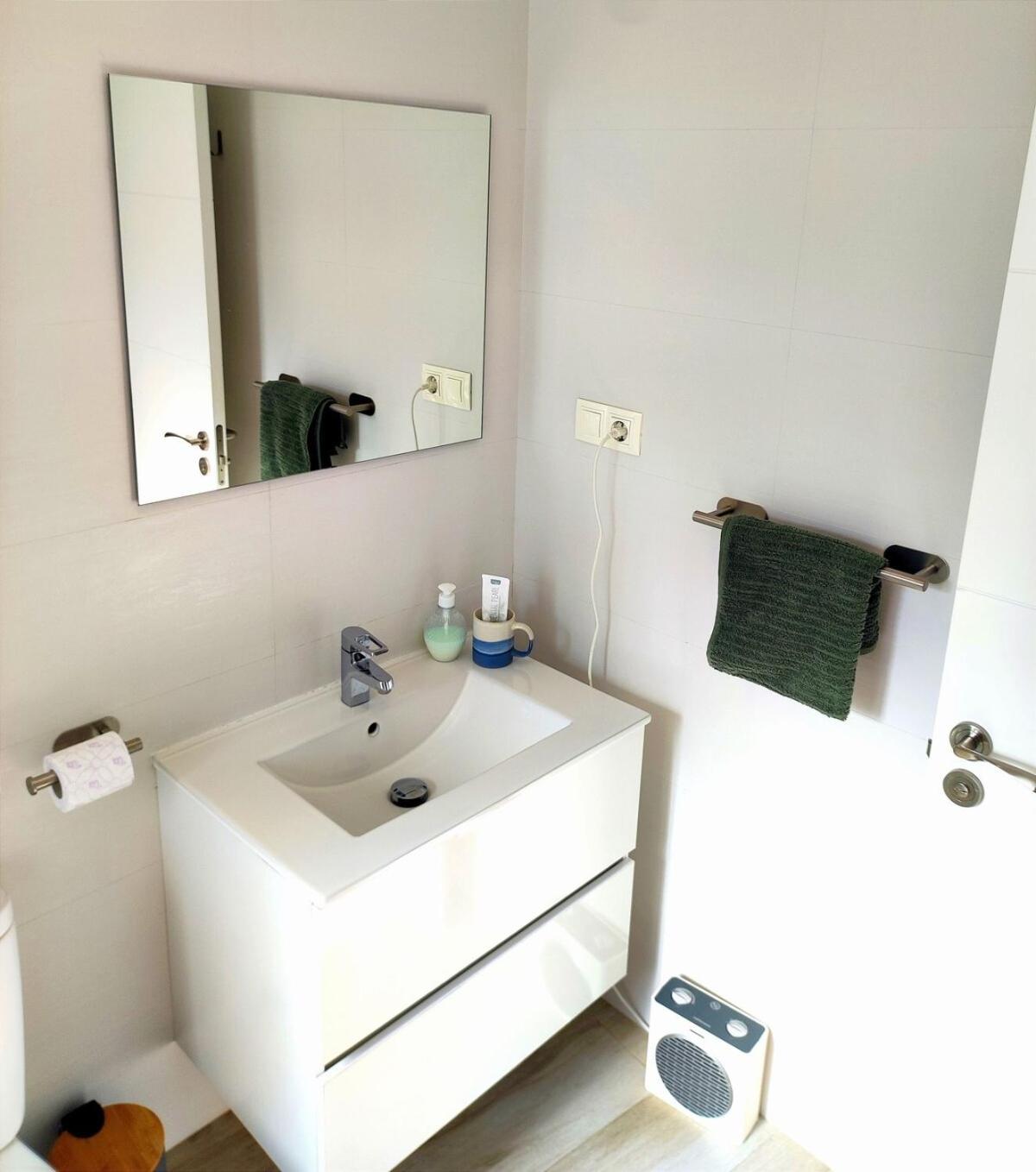 Bright Apartment In مالقة المظهر الخارجي الصورة