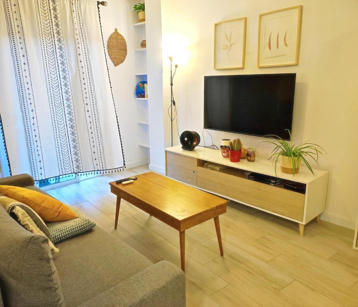 Bright Apartment In مالقة المظهر الخارجي الصورة